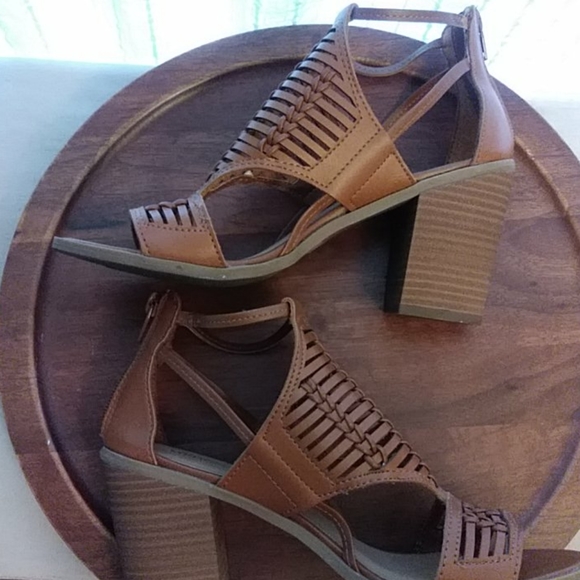 Open Toe Sandals - Picture 4 of 6